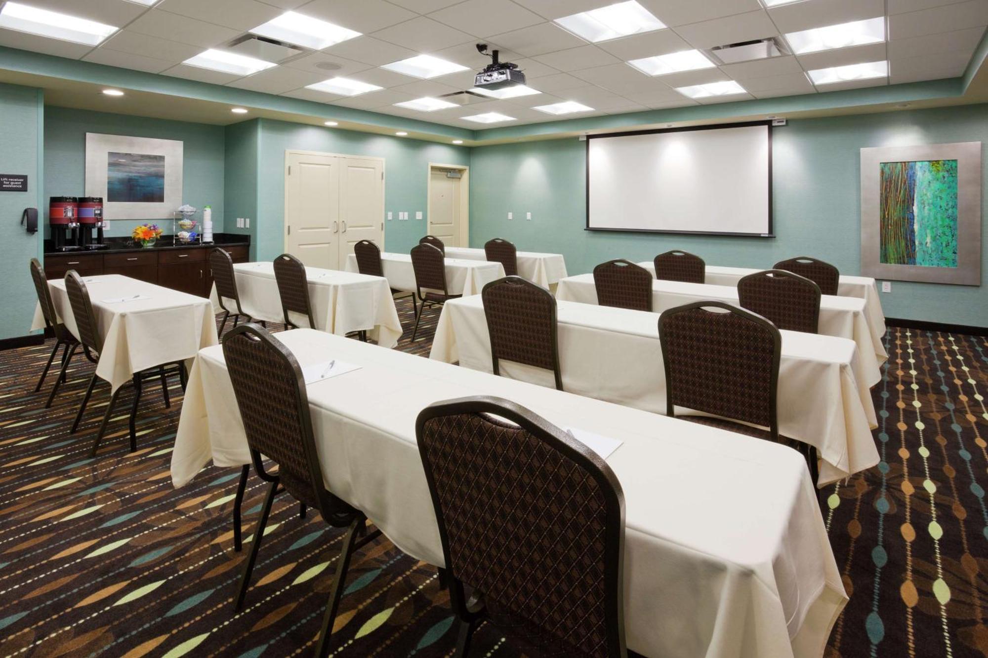 Hampton & Minneapolis West/ Hotel 3*