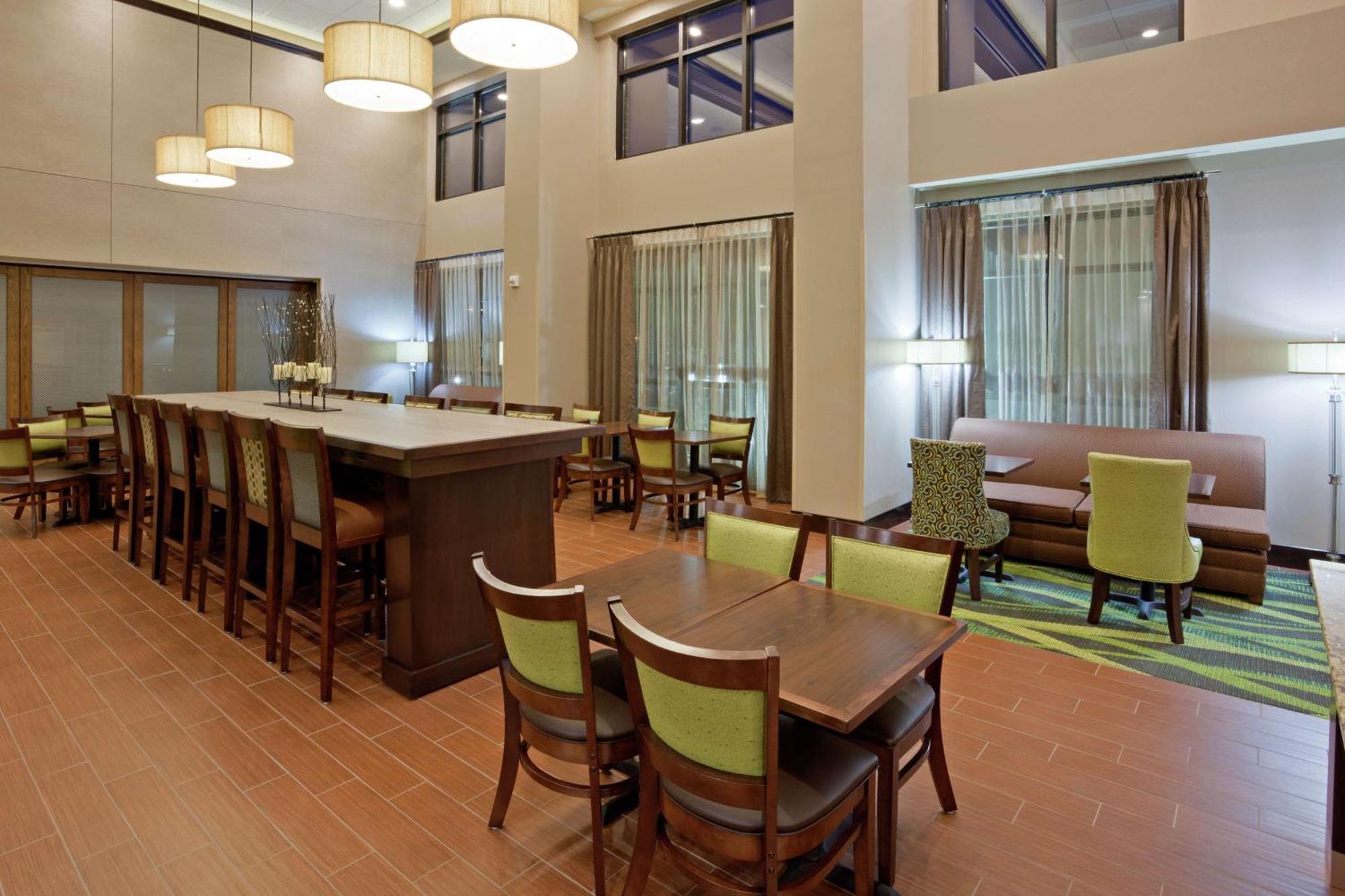 Hampton & Minneapolis West/ Hotel 3*